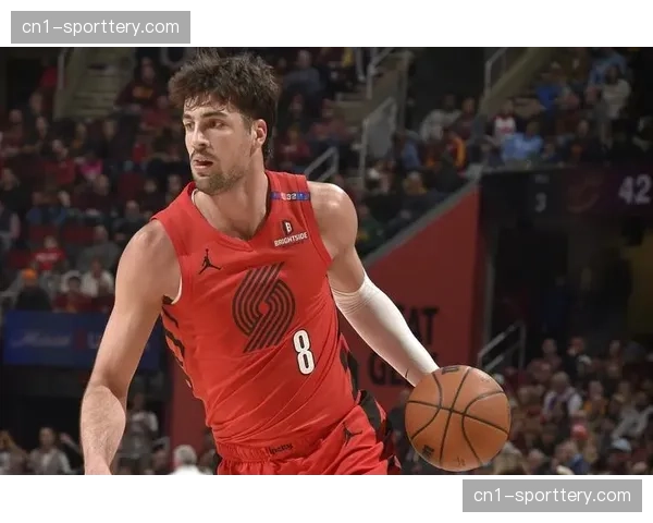 阿夫迪亚全能锋线表现 得分篮板助攻多项数据均衡发展